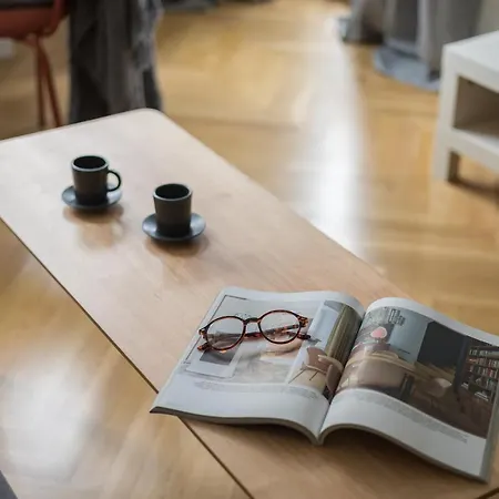 アパート ★bright With Positive Vibes★ *